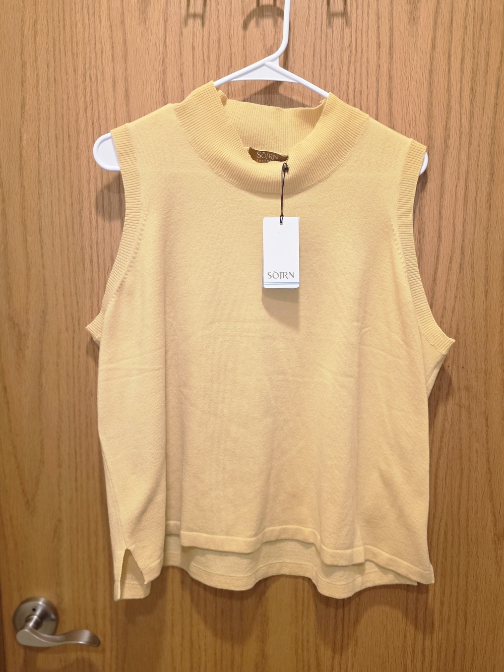 Sörn Sleeveless Mock Neck Cashmere Tank - Pale Yellow